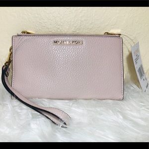 Michael Kors Adele Wristlet 7+ Soft Pink